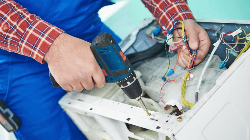 Sakarya Ariston Ariston çamaşır makinesi kart tamiri – Su almama arızası orijinal parça ile giderildi. - Teknik servis örneği
